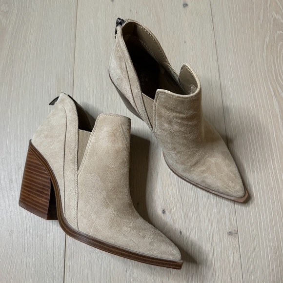 Vince Camuto Gradina Block Heeled Booties - Picture 1 of 5